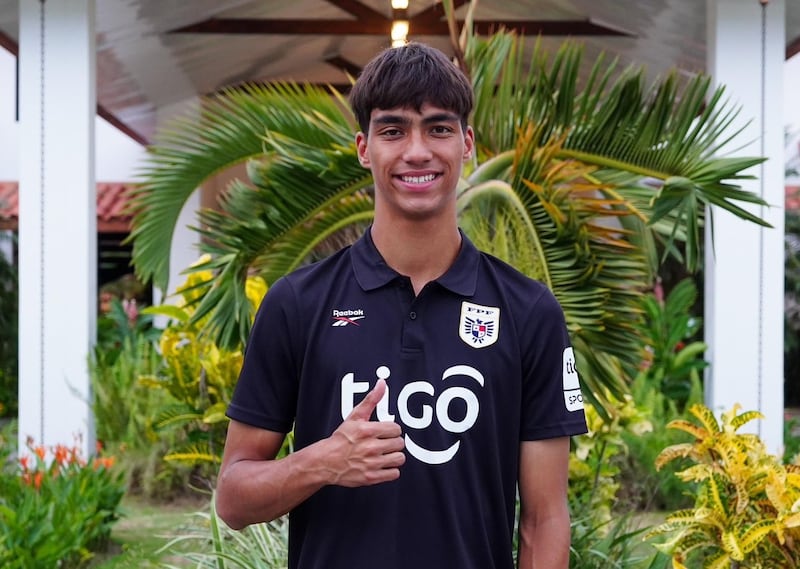 Levante blinda al panameño Martin Krug a dos meses del Mundial 2026