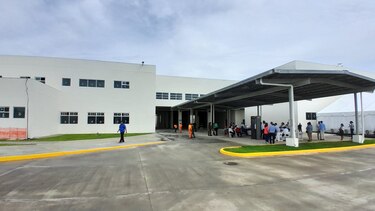 Pacientes crónicos rechazan recorte presupuestario en salud, alertan desabastecimiento