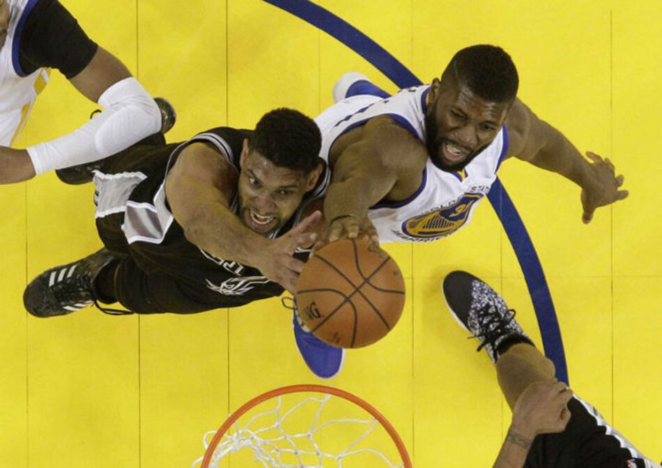 Warriors logran histórica marca de victorias a costa de los Spurs