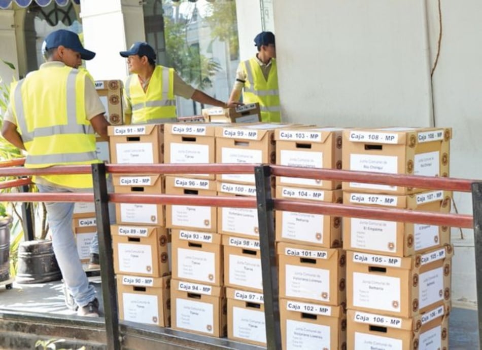 Juez envía al Ministerio Público los 93 tomos del caso de las juntas comunales