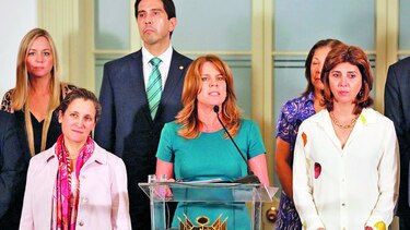 Canciller peruana afirma que impedirá entrada de Maduro