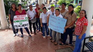 Docentes de inglés en Herrera paralizan las clases