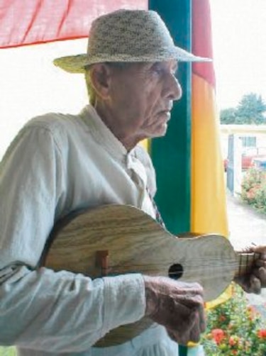 Notas de la mejorana, de luto en Guararé