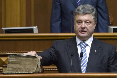 Poroshenko: Habrá alto el fuego en el este tras recuperar frontera con Rusia