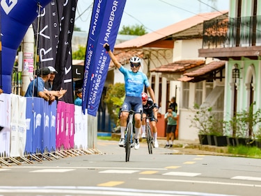 Óscar Sevilla se adueña de la primera etapa y liderato del Tour de Panamá 2025