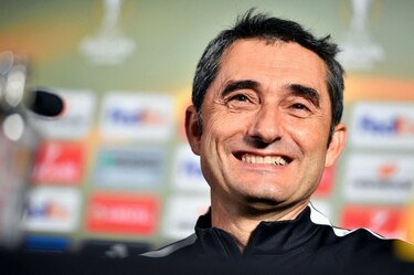 Barcelona nombra a Ernesto Valverde como su nuevo técnico