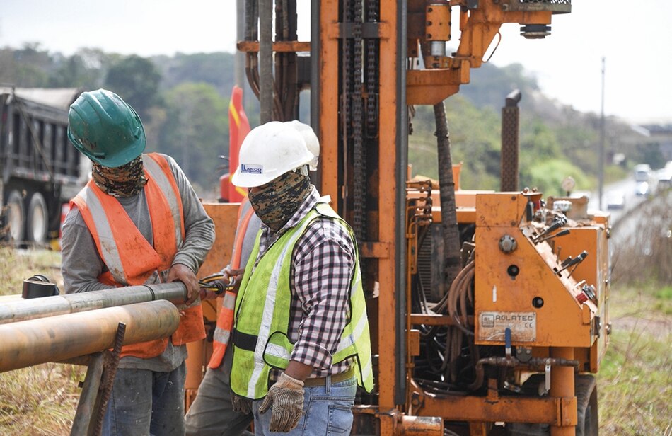 Grupo coreano trabaja en 20 puntos a lo largo de la línea 3