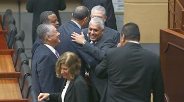 Puñaladas y reproches en el pleno legislativo