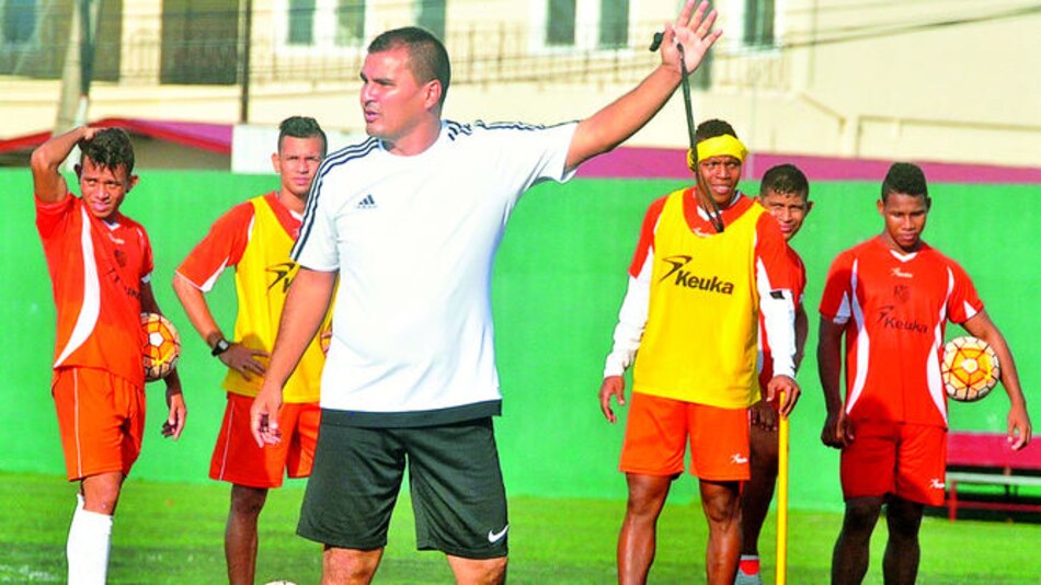 Domínguez, nuevo técnico del Sanfra