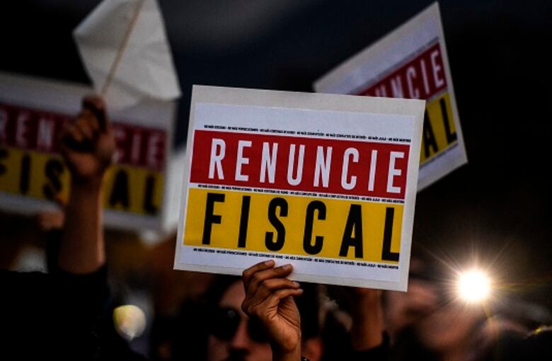 Colombianos exigen renuncia del fiscal general de la nación