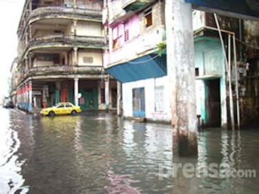 Colón trata de volver a la normalidad tras 60 horas de lluvia