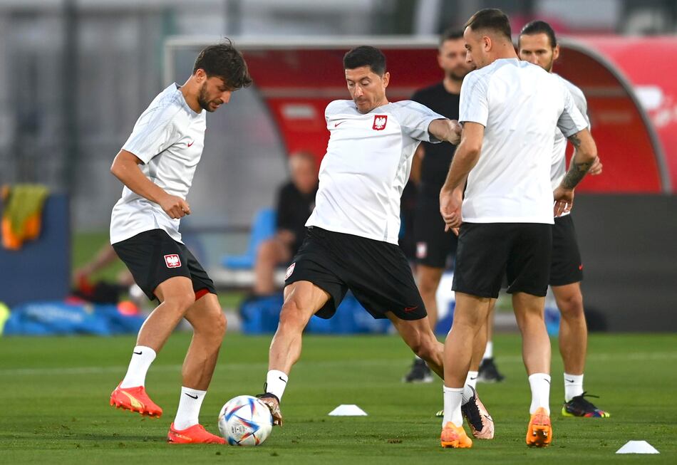 La pegada de Lewandowski desafía el imperio de Mbappé