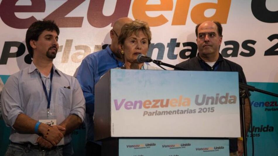 Mireya Moscoso confirma retiro de credenciales a expresidentes