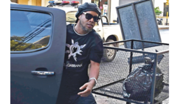Ronaldinho declara por documentos falsos en Paraguay