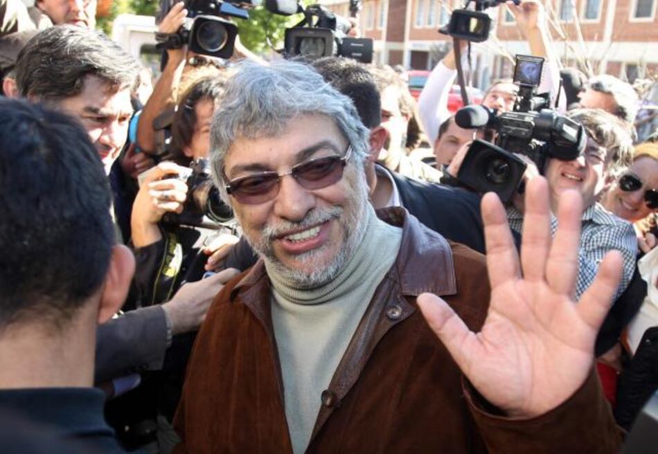 Destituido presidente paraguayo puede asistir a cumbre Mercosur