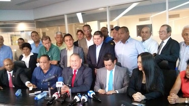 Robinson y Varela señalan que Sittón quiere desviar la atención