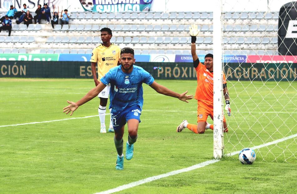 Díaz y Ávila destacan en duelo de panameños en Ecuador