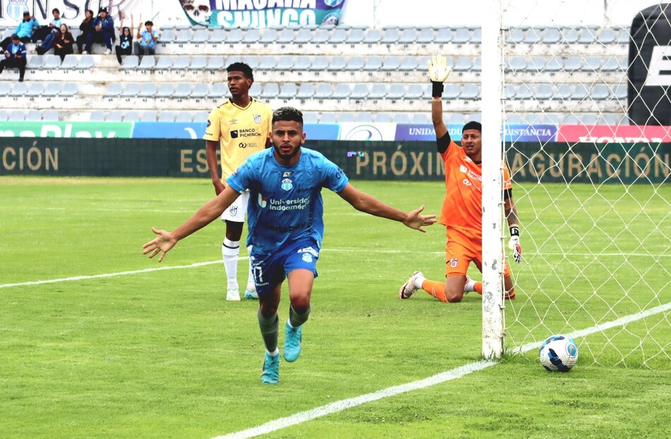 Díaz y Ávila destacan en duelo de panameños en Ecuador