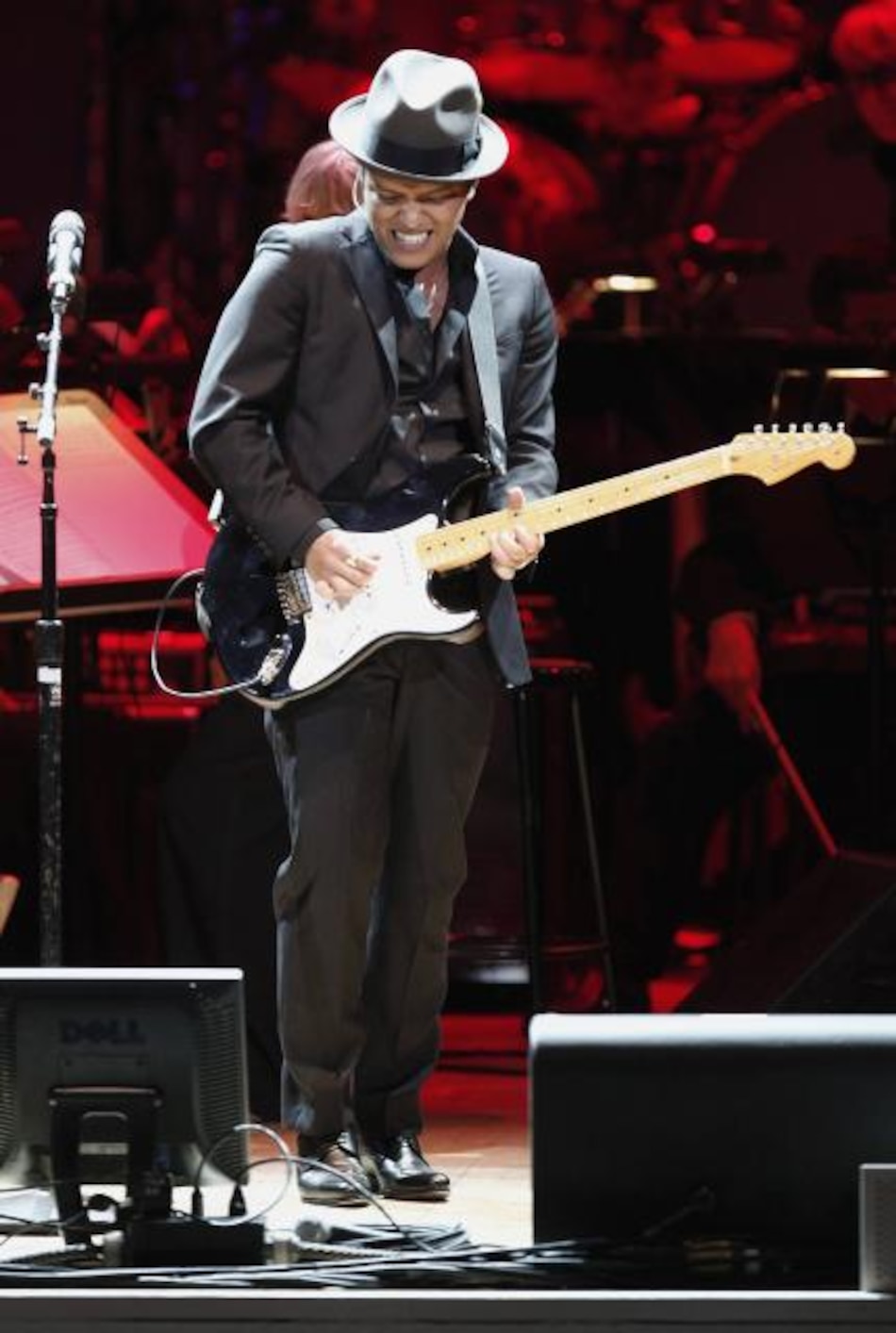 Bruno Mars anticipará tres temas más de su nuevo álbum