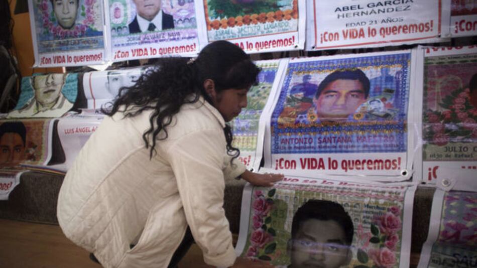 Informe argentino descarta que 43 estudiantes mexicanos fueran quemados en basurero