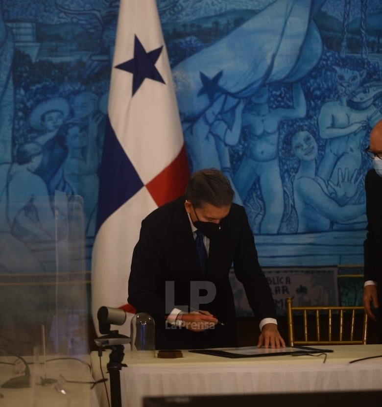 Cortizo firma la Declaración de Chapultepec y la de Salta sobre la libertad de expresión en la era digital