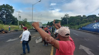 Gobierno firma acuerdo con indígenas de la comarca Ngäbe Buglé; se congelará el precio del combustible a $3.30