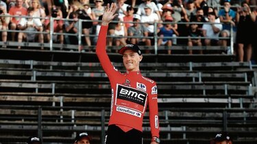 Rohan Dennis fue el más rápido en la primera etapa de la contrarreloj