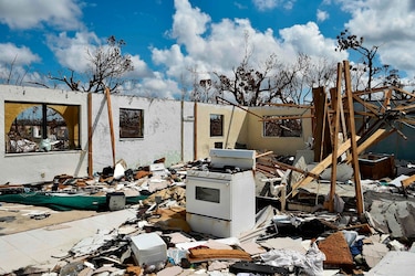 La tormenta Humberto llega a Bahamas, devastada por el paso de Dorian