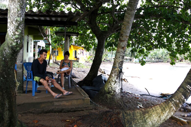 Migrantes en Panamá en su regreso hacia Suramérica: ‘Aquí nos frena el mar y el dinero’