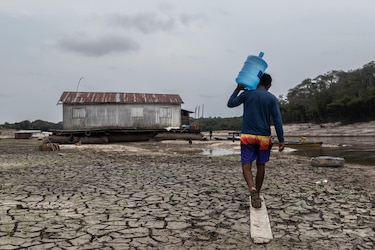 Superficie de agua en principal zona de la Amazonía brasileña cae al menor nivel en 5 años