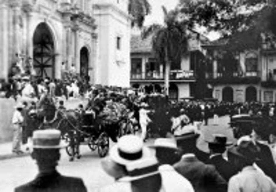 Raíces Entierro del primer presidente