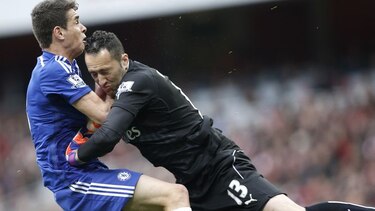 Oscar se repone en casa, luego de fuerte choque con Ospina