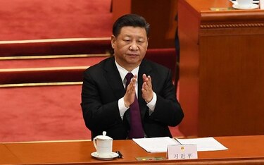 Parlamento chino elige por unanimidad a Xi para un segundo mandato de cinco años
