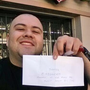 Desconocido regala dinero en San Francisco