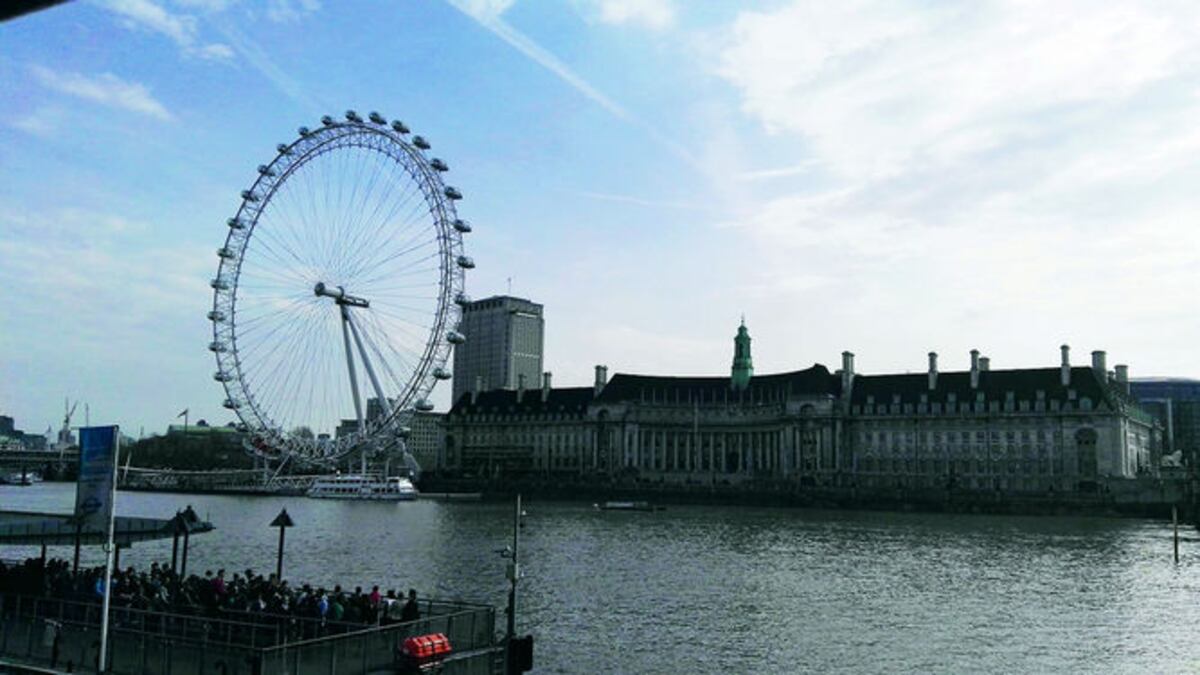 No es un viaje completo a la ciudad de la reina, si no se ha subido al London Eye para poder verlo todo a 360°.