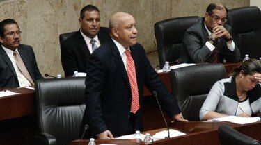 Diputados postulan a candidatos a magistrados del Tribunal Electoral