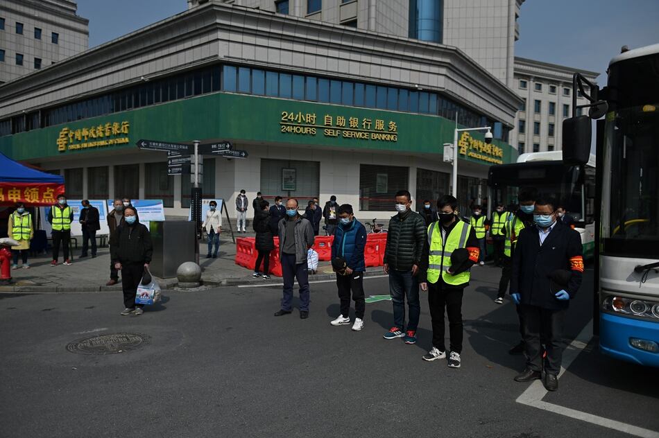 China rinde homenaje a las víctimas y ‘mártires’ del coronavirus
