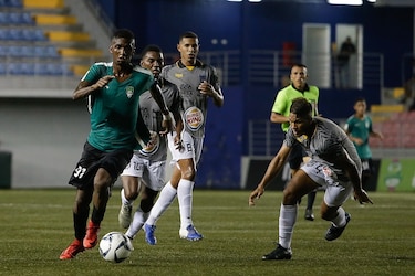 Fiesta en La Chorrera con goleada del Sanfra y debut del Gavilán