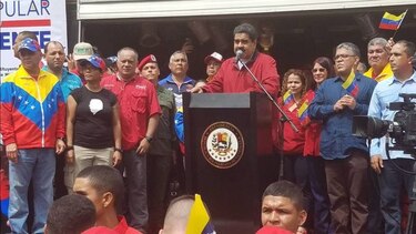 Maduro firma las bases para elegir a la Asamblea Constituyente