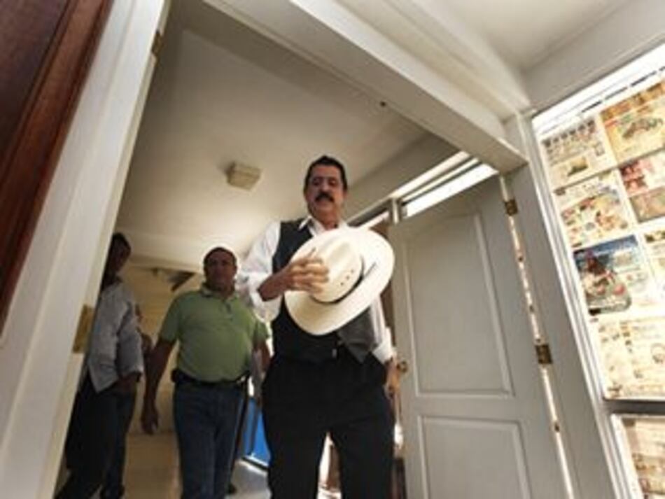 Zelaya da por fracasado acuerdo Tegucigalpa-San José