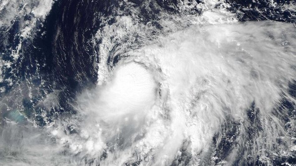 Huracán Nicole se vuelve a formar en el Atlántico