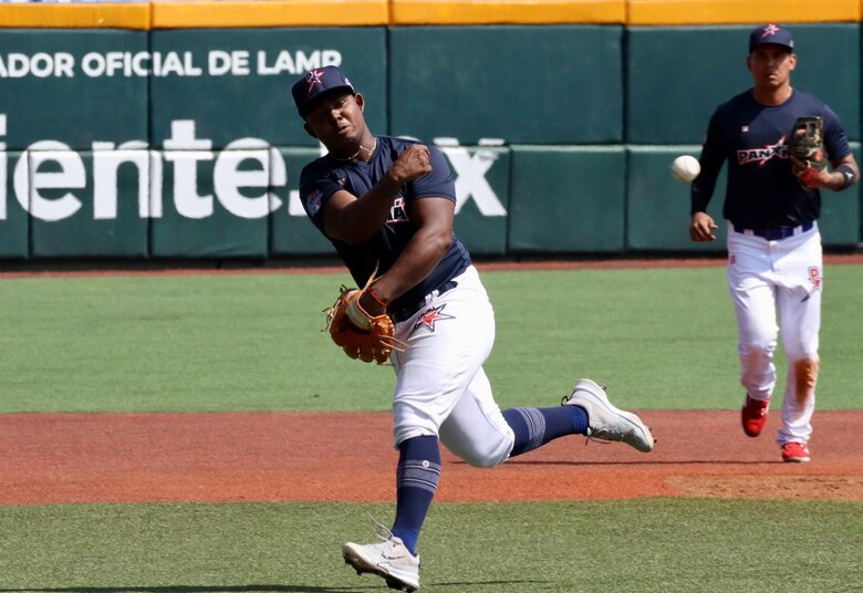 La selección de béisbol de Panamá muestra su poder ofensivo en amistoso previo al Premier 12