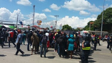 Africanos son devueltos a zona fronteriza entre Panamá y Costa Rica