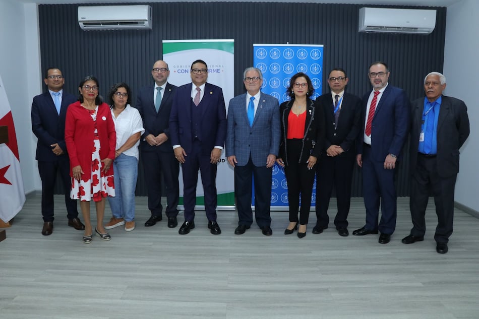 Instalan comisión para garantizar suministro de medicamentos en 2026