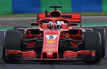 Vettel domina segunda jornada de prácticas en Hungría