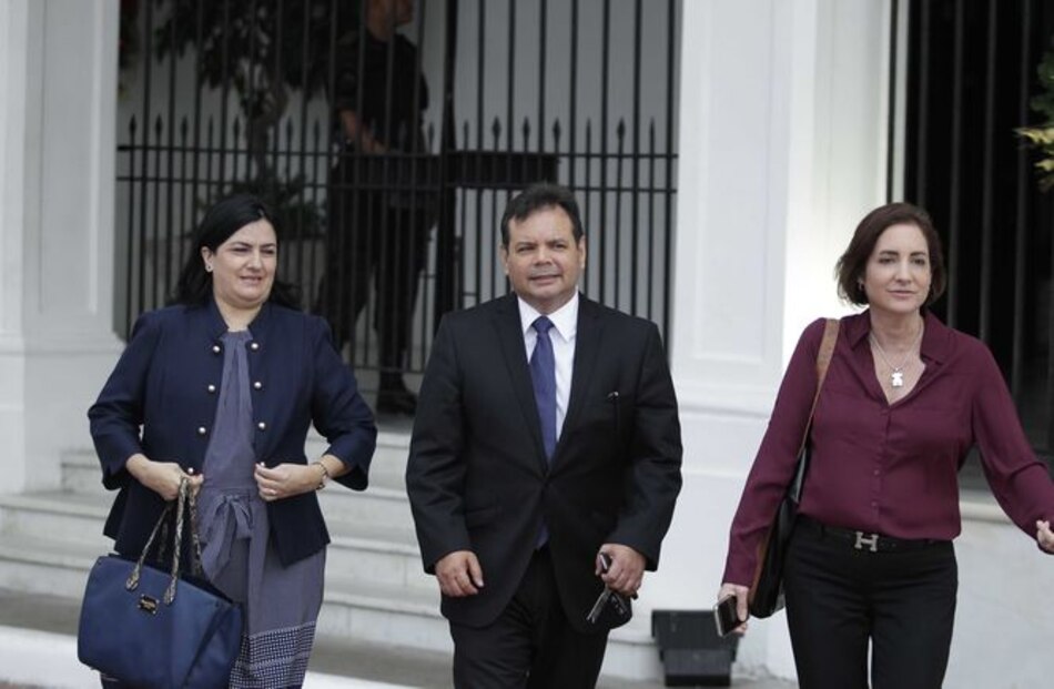 Sociedad civil entrega a Presidencia informe de entrevistas a magistrados