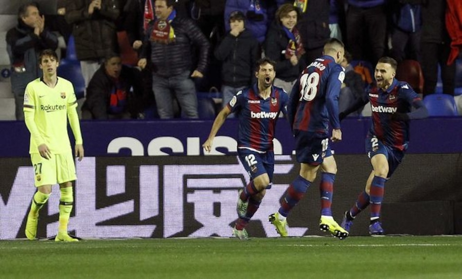 Barcelona se complica en Copa del Rey al caer 2-1 ante Levante