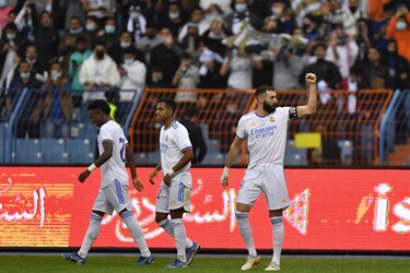 El bus del Real Madrid es atacado por hinchas al llegar a San Mamés