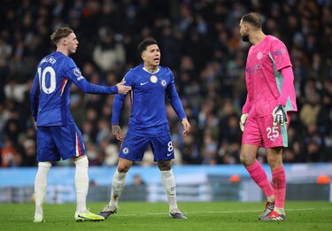 Enzo Fernández golpea al Manchester City en el minuto 94