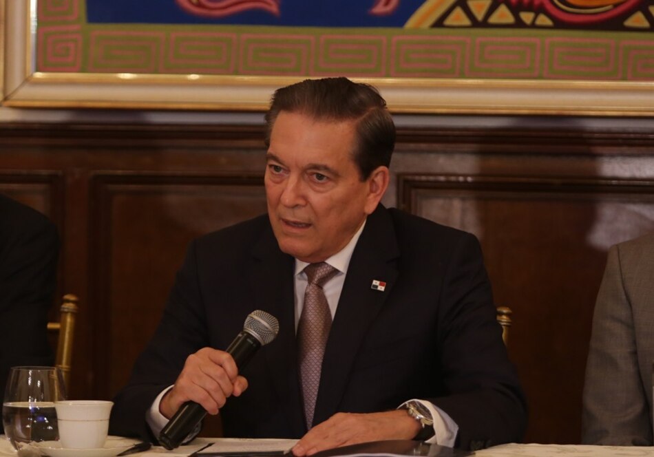 Cortizo incluye la ratificación de los procuradores suplentes en las sesiones extraordinarias